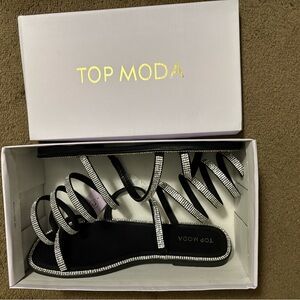 TOP Moda Black Chic Sandals